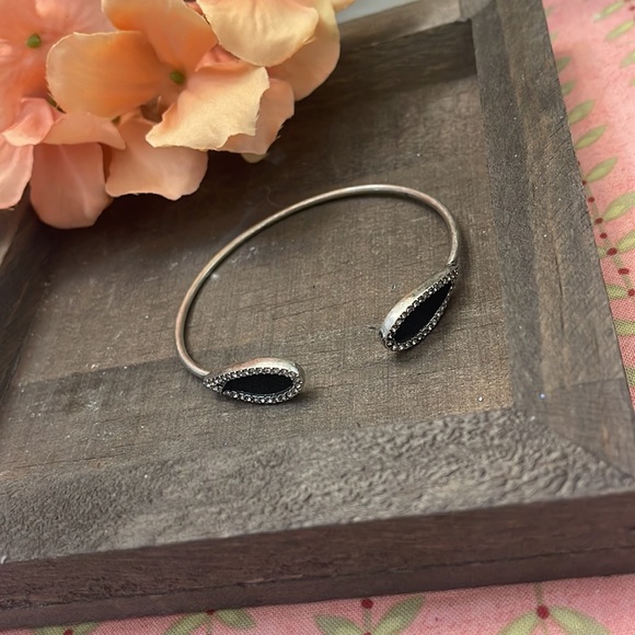 JBloom Bracelet with Black Rhinestones - Picture 3 of 4